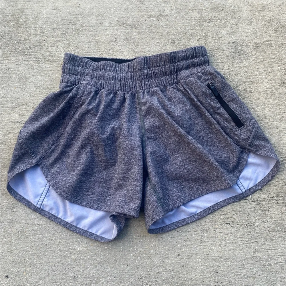Lululemon Tracker Short V 4" in Heather Lux Multi Black ~ Size 4 - Picture 5 of 8